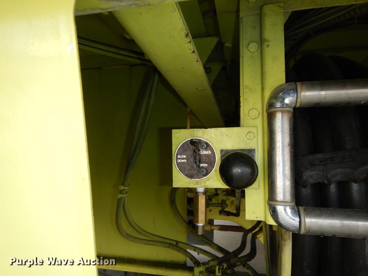 image for item DC0393 1980 Oshkosh ARFF fire truck