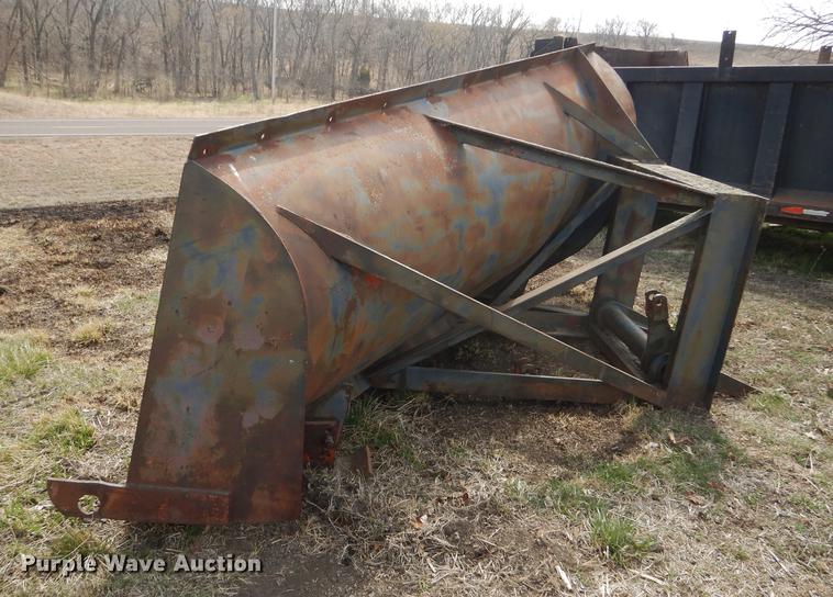 image for item DC0429 One-way slant snow plow