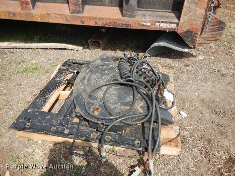 image for item DC0431 Holland air operated sliding fifth wheel plate