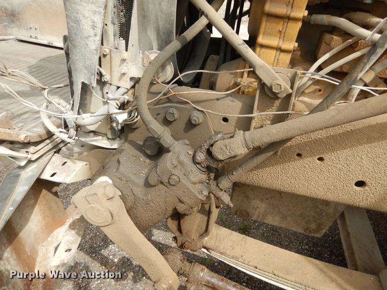 image for item DC0432 1987 Freightliner FLC Classic semi truck