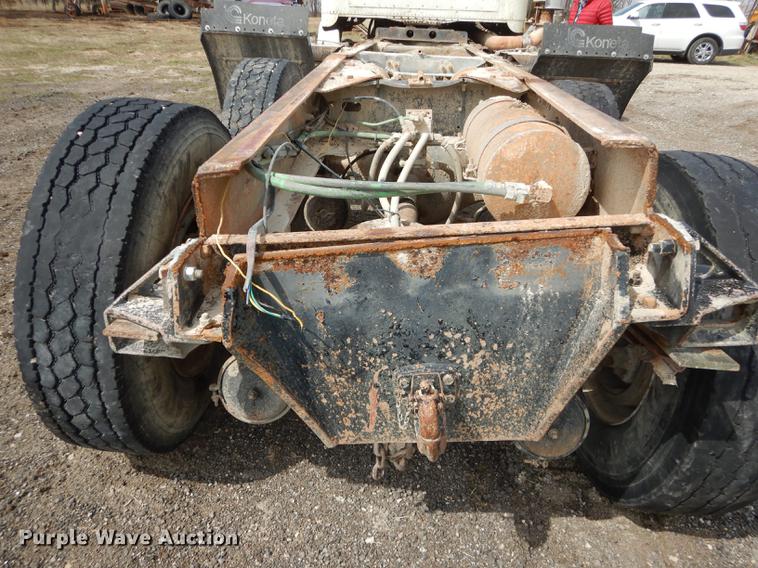 image for item DC0432 1987 Freightliner FLC Classic semi truck