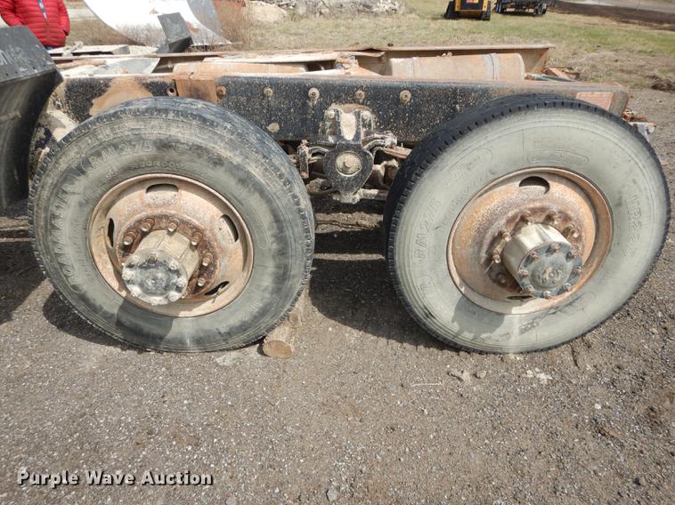 image for item DC0432 1987 Freightliner FLC Classic semi truck