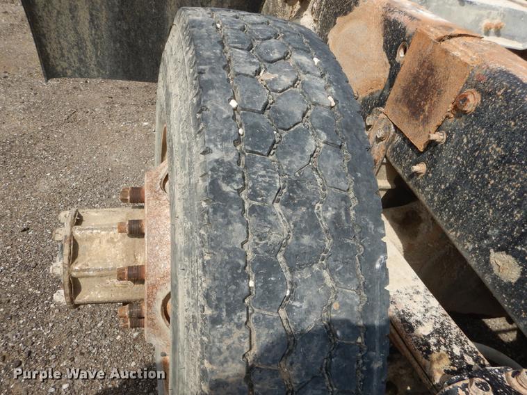 image for item DC0432 1987 Freightliner FLC Classic semi truck