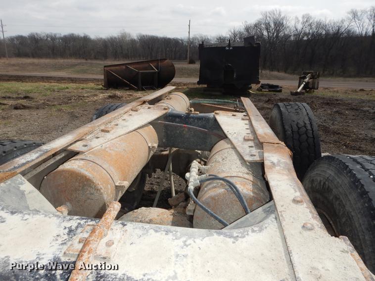 image for item DC0432 1987 Freightliner FLC Classic semi truck