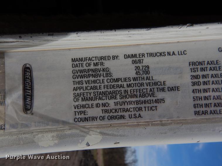 image for item DC0432 1987 Freightliner FLC Classic semi truck