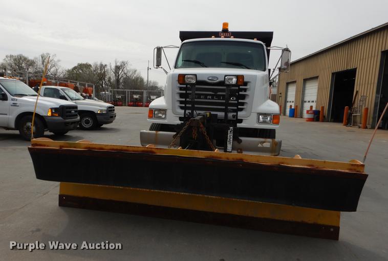 image for item DC0450 2005 Sterling L7500 dump truck