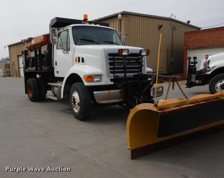 image for item DC0450 2005 Sterling L7500 dump truck