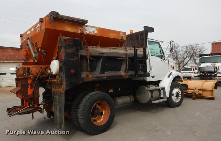 image for item DC0450 2005 Sterling L7500 dump truck