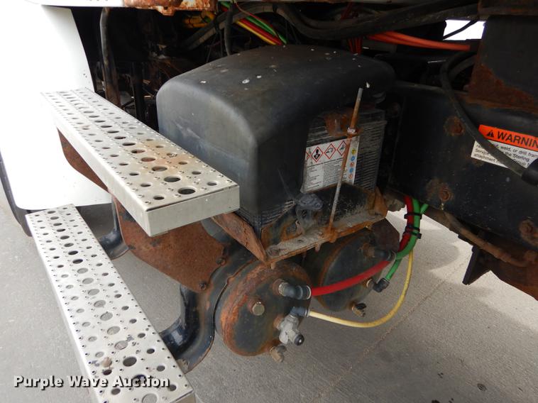 image for item DC0450 2005 Sterling L7500 dump truck