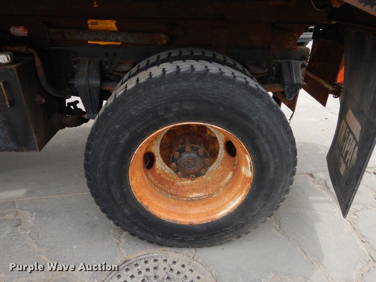 image for item DC0450 2005 Sterling L7500 dump truck