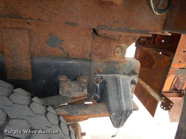 image for item DC0450 2005 Sterling L7500 dump truck