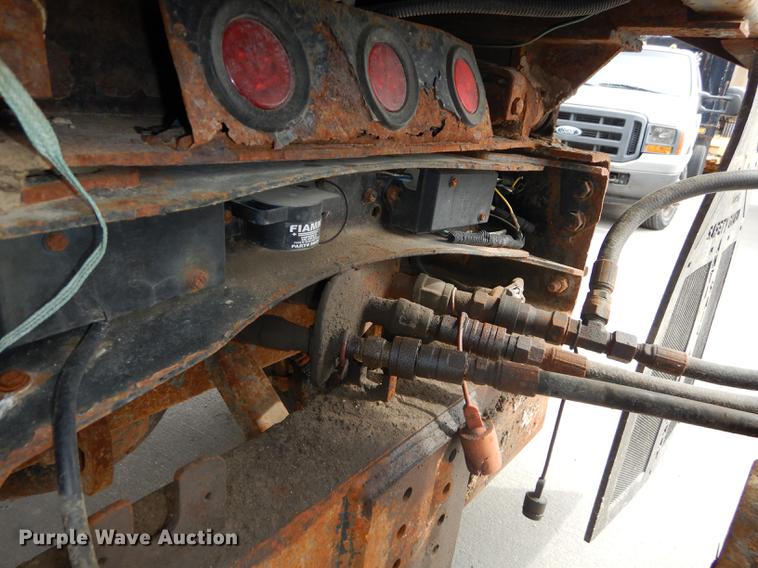 image for item DC0450 2005 Sterling L7500 dump truck