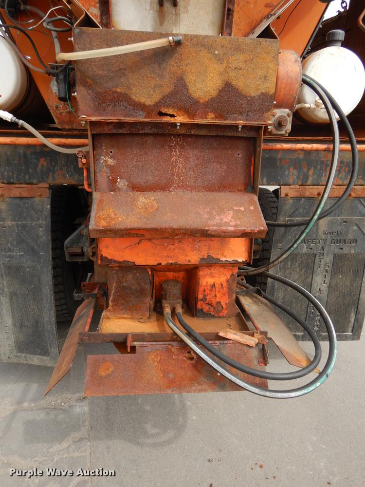 image for item DC0450 2005 Sterling L7500 dump truck