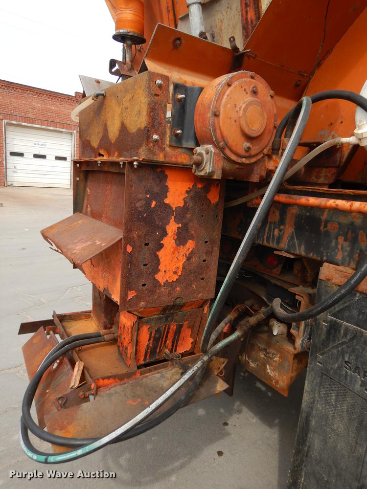 image for item DC0450 2005 Sterling L7500 dump truck