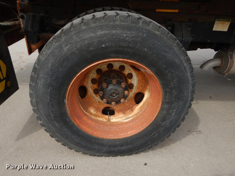 image for item DC0450 2005 Sterling L7500 dump truck