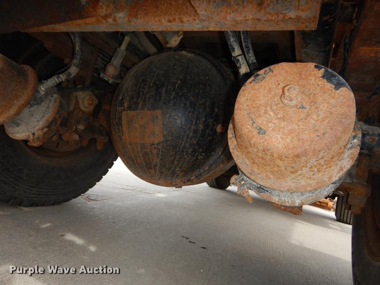 image for item DC0450 2005 Sterling L7500 dump truck