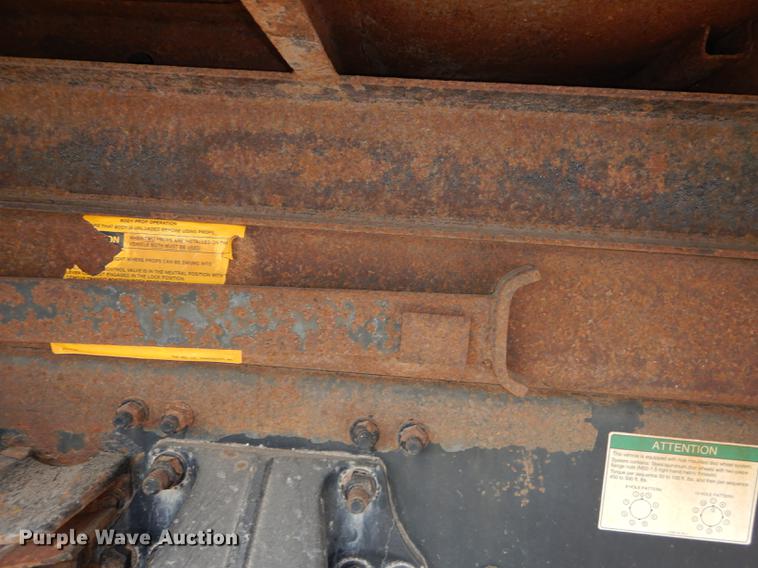 image for item DC0450 2005 Sterling L7500 dump truck