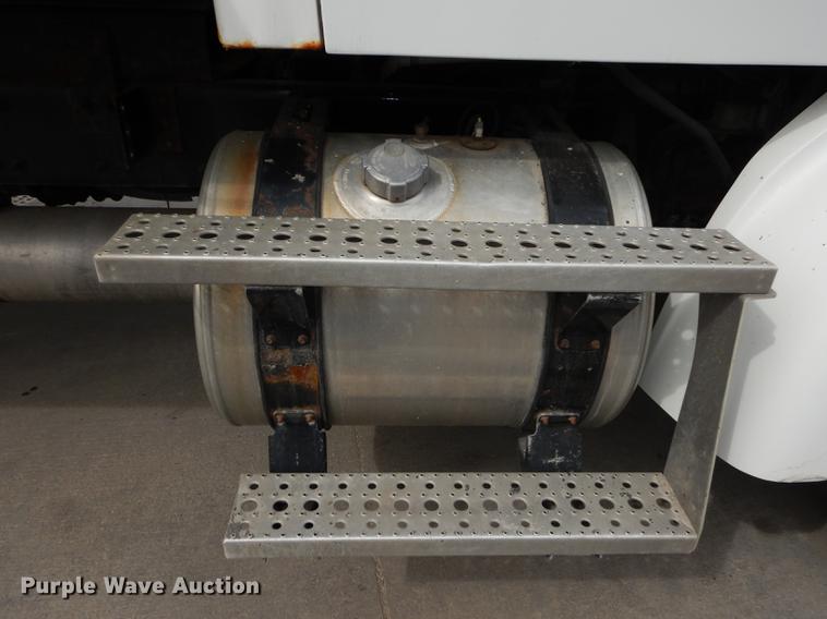 image for item DC0450 2005 Sterling L7500 dump truck