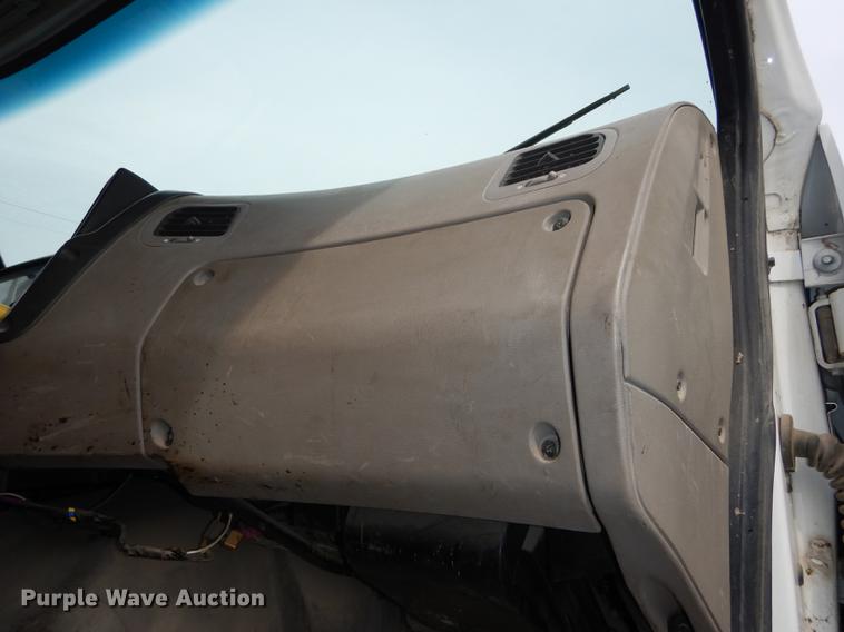 image for item DC0450 2005 Sterling L7500 dump truck