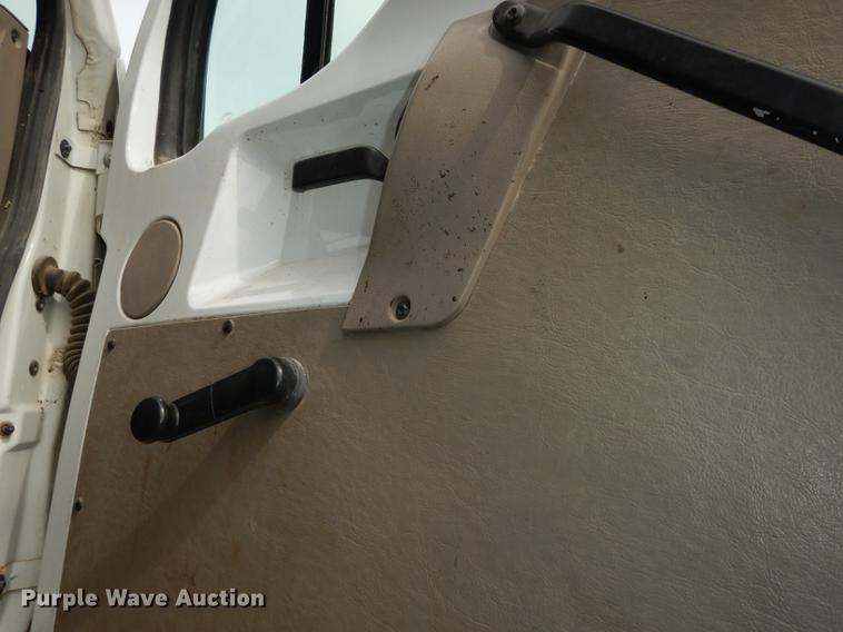 image for item DC0450 2005 Sterling L7500 dump truck