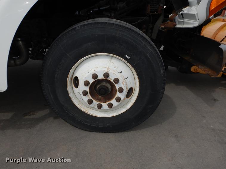 image for item DC0450 2005 Sterling L7500 dump truck