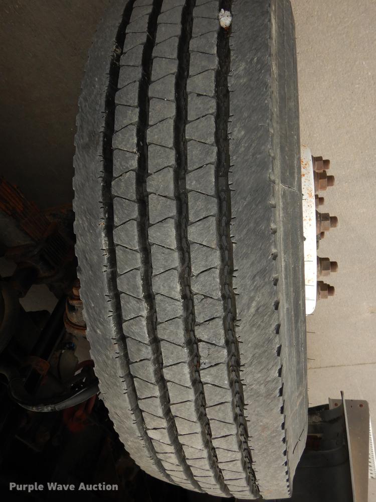 image for item DC0450 2005 Sterling L7500 dump truck