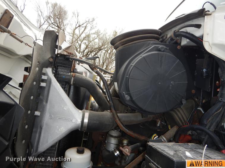 image for item DC0450 2005 Sterling L7500 dump truck