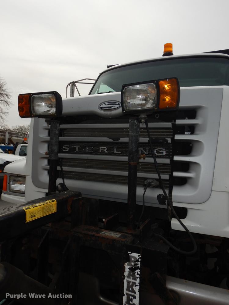 image for item DC0450 2005 Sterling L7500 dump truck