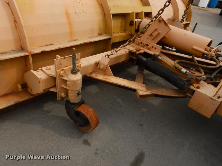 image for item DC0450 2005 Sterling L7500 dump truck