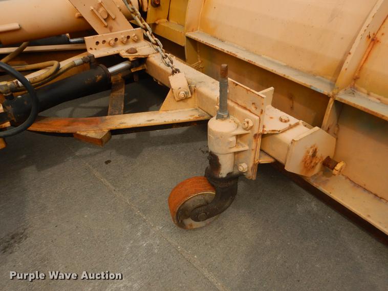 image for item DC0450 2005 Sterling L7500 dump truck