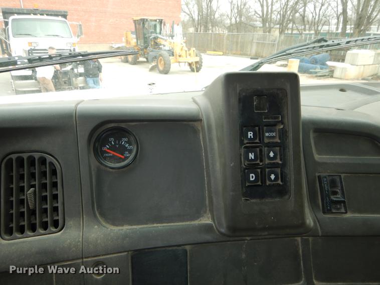 image for item DC0450 2005 Sterling L7500 dump truck