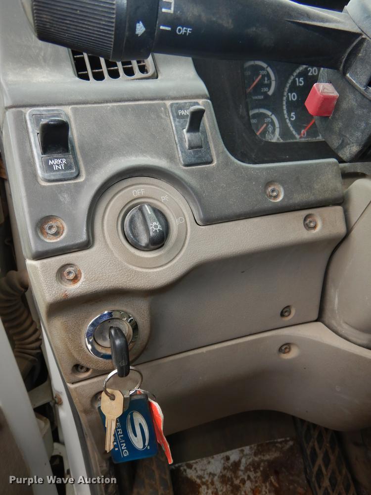 image for item DC0450 2005 Sterling L7500 dump truck