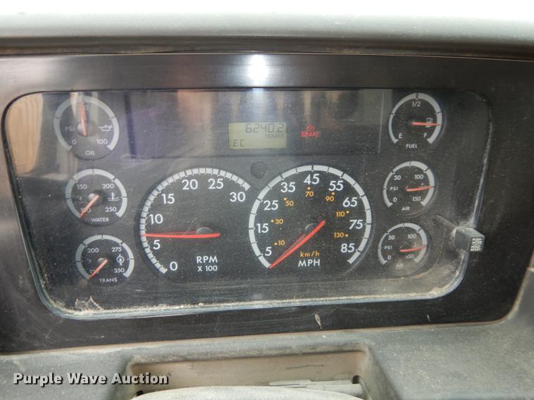 image for item DC0450 2005 Sterling L7500 dump truck