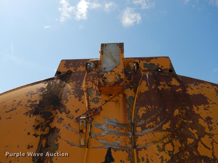 image for item DC0454 1968 Fruehauf tanker trailer