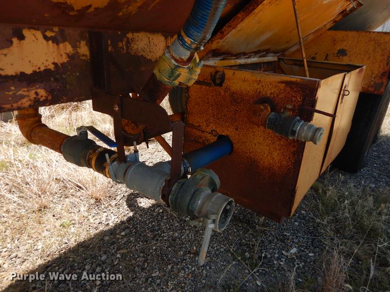 image for item DC0454 1968 Fruehauf tanker trailer