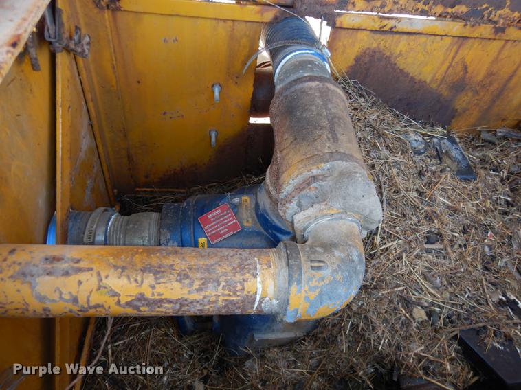 image for item DC0454 1968 Fruehauf tanker trailer