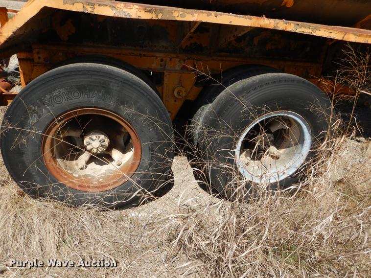 image for item DC0454 1968 Fruehauf tanker trailer