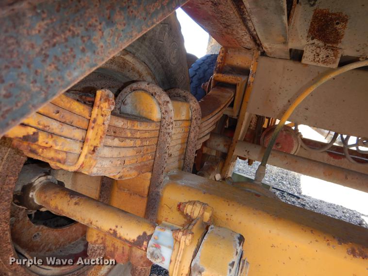 image for item DC0454 1968 Fruehauf tanker trailer