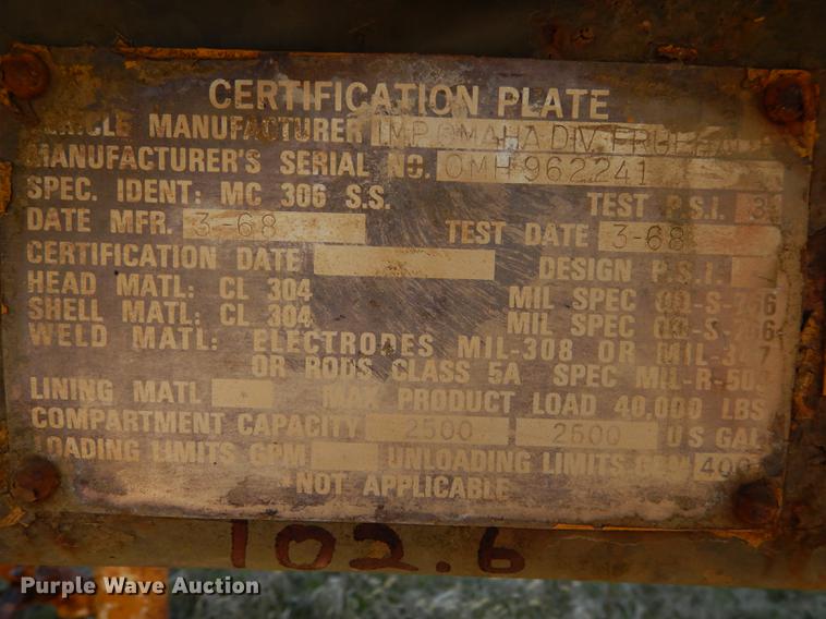 image for item DC0454 1968 Fruehauf tanker trailer