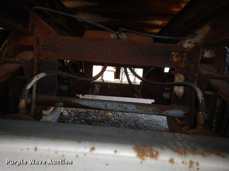 image for item DC0456 1974 Fruehauf FR8-F2-40 dry van trailer