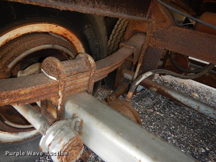 image for item DC0456 1974 Fruehauf FR8-F2-40 dry van trailer