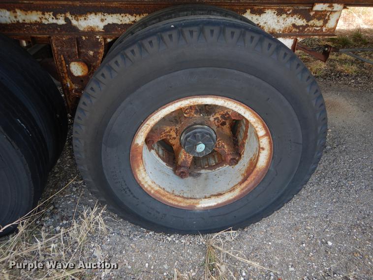 image for item DC0456 1974 Fruehauf FR8-F2-40 dry van trailer