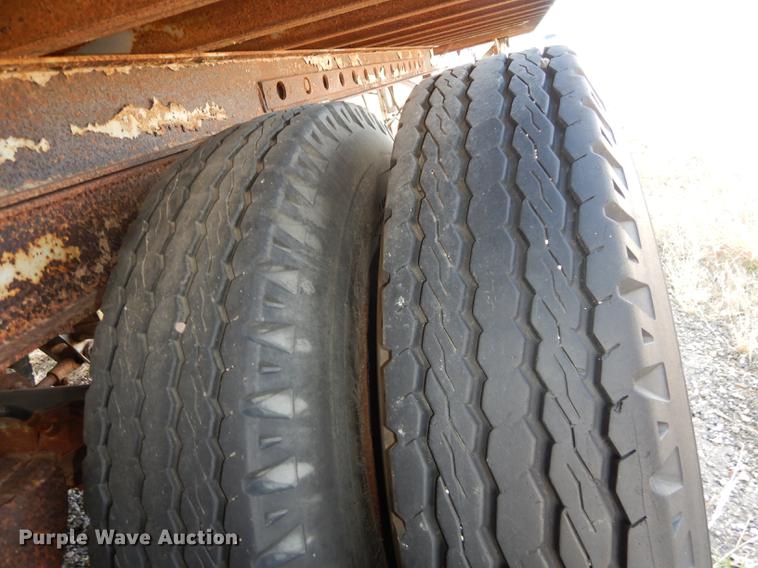 image for item DC0456 1974 Fruehauf FR8-F2-40 dry van trailer