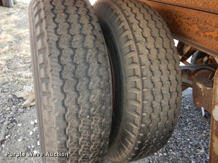 image for item DC0456 1974 Fruehauf FR8-F2-40 dry van trailer