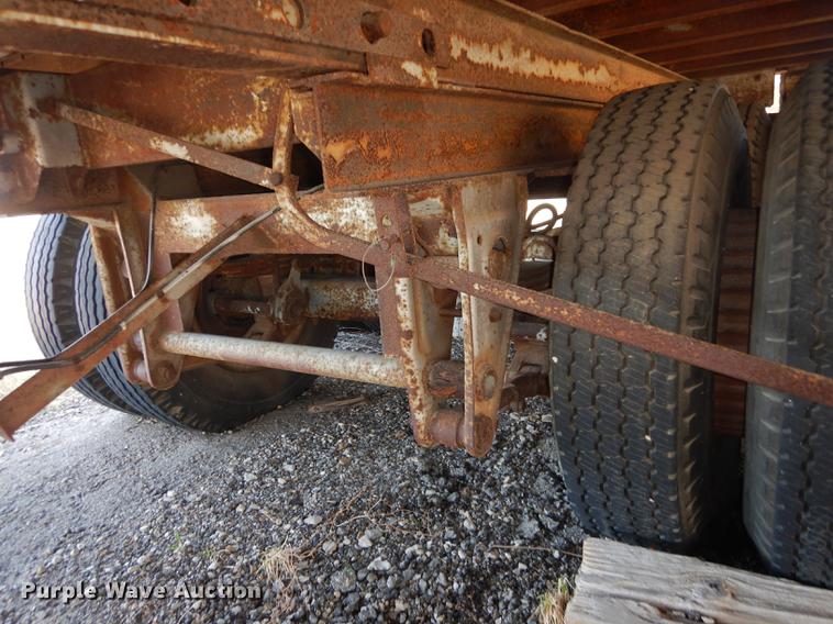 image for item DC0456 1974 Fruehauf FR8-F2-40 dry van trailer