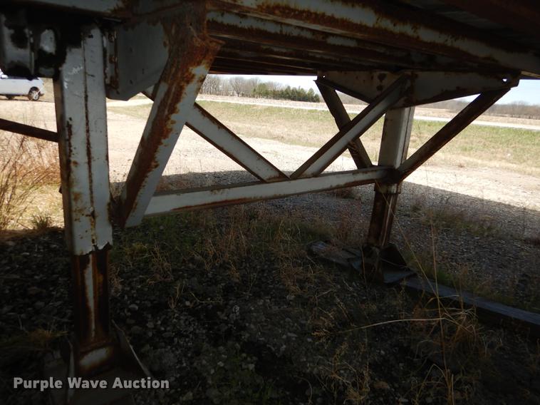 image for item DC0456 1974 Fruehauf FR8-F2-40 dry van trailer