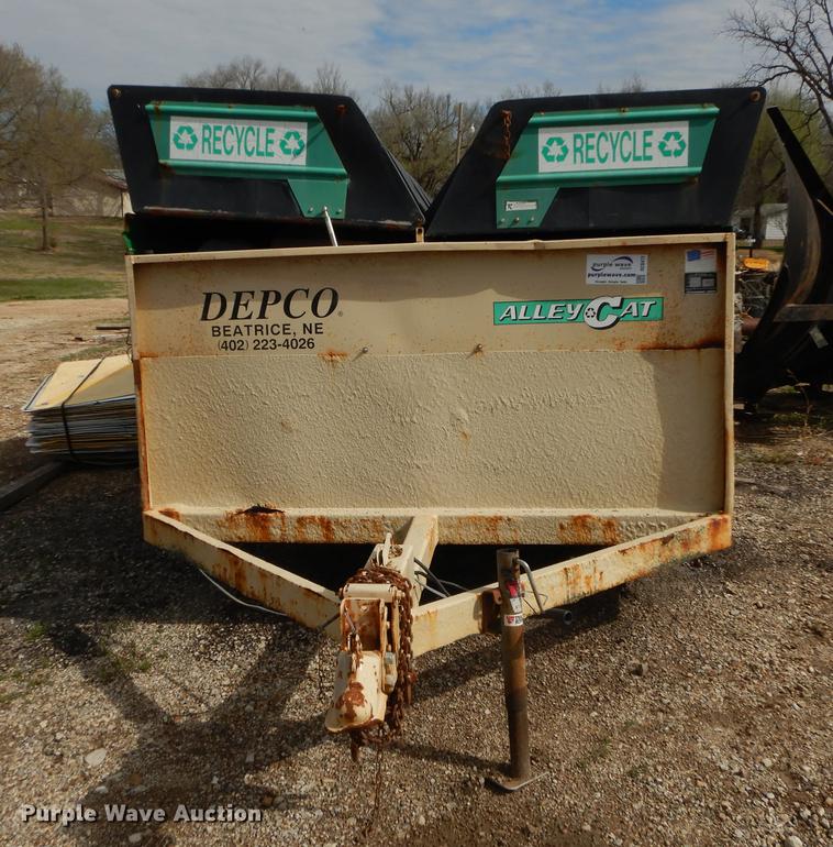 image for item DC0472 1998 Alley Cat recycle trailer