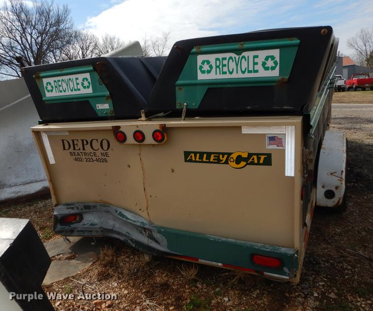 image for item DC0472 1998 Alley Cat recycle trailer