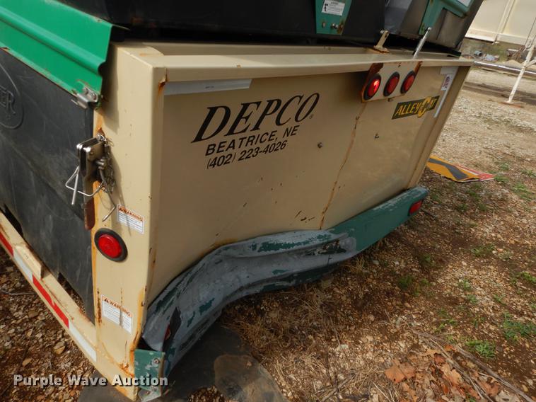 image for item DC0472 1998 Alley Cat recycle trailer