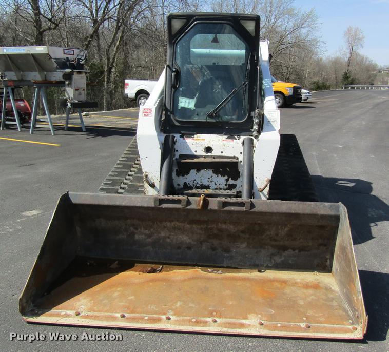 image for item DC4293 2008 Bobcat T320 skid steer